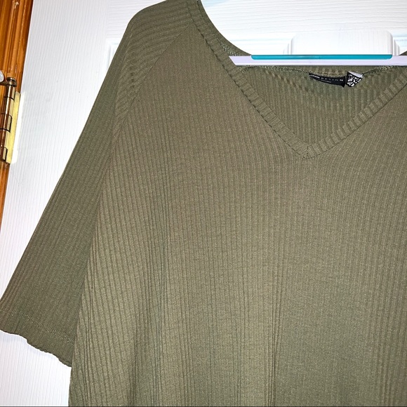 ASOS Oversized Olive Ribbed T-Shirt - Picture 4 of 7